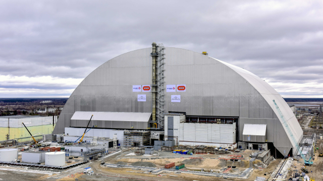 L'arche de Tchernobyl a atteint sa position finale
