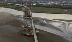 Installation du premier Hauban du pont Mersey Gateway