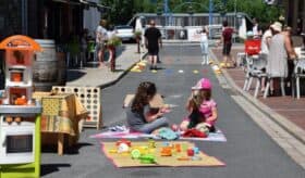 Une rue aux enfants en ville