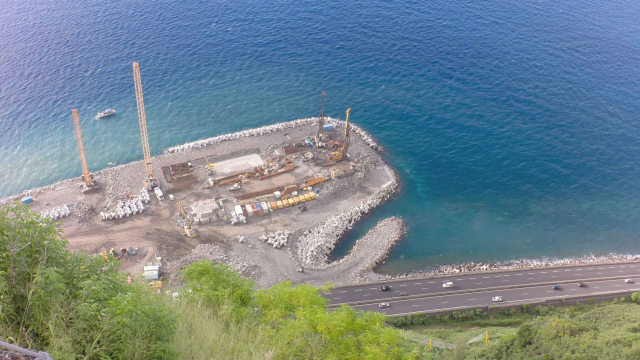 The coastal highway (Saint-Denis)