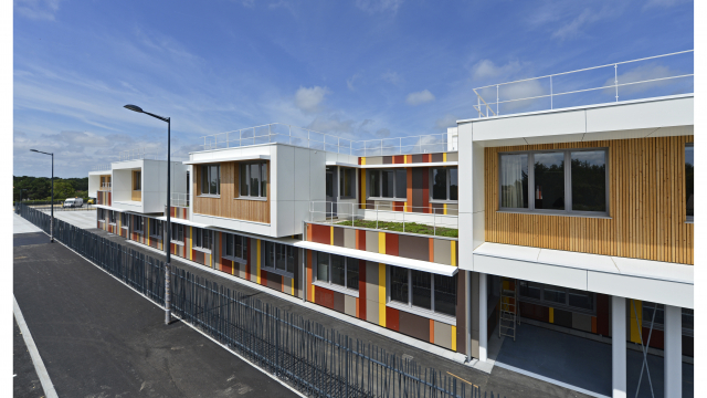 Modular High school in Clisson