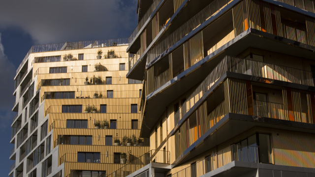 Tour Home à Paris