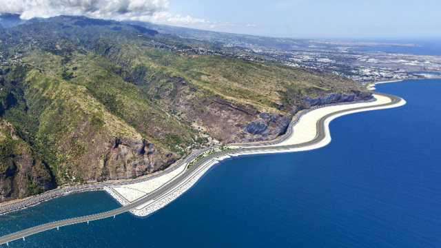 The coastal highway (Saint-Denis)