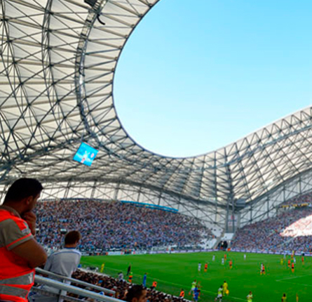 Marseille told Stade Vélodrome roof does not need to display