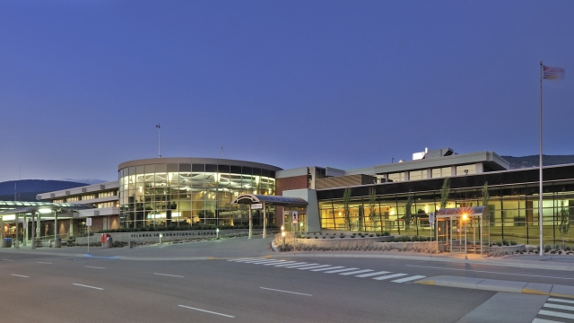 Find the latitude and longitude of kelowna international airport (ylw/cylw) in kelowna, canada to calculate the travel distance between airports. Kelowna Airport Map . Kelowna Airport - 2014 | Bouygues Construction