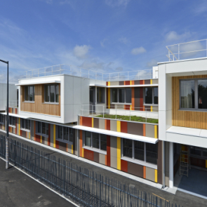 Modular High school in Clisson